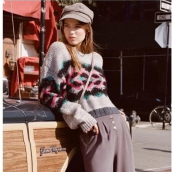 Free People Cropped Soft fuzzy pullover crew neck oversized sweater size Small - Picture 1 of 9